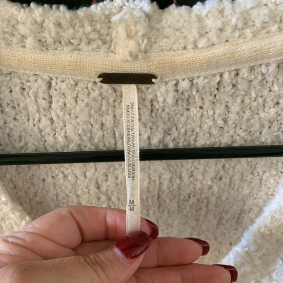 FREE PEOPLE Cream V-Neck Knit Sweater Super Soft Cozy SzM - Picture 2 of 3